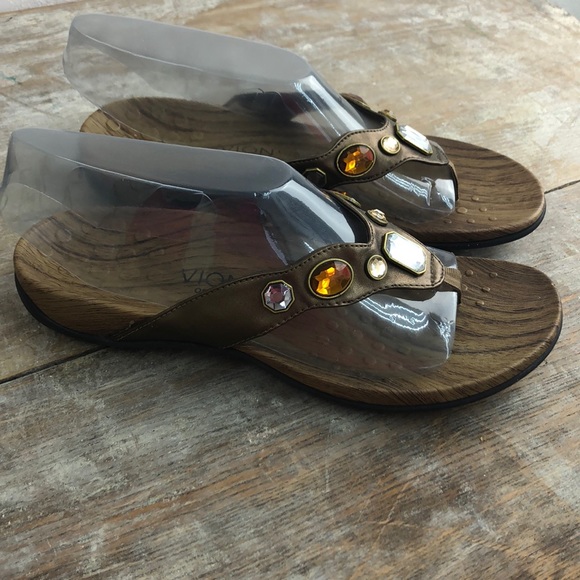 vionic jeweled sandals